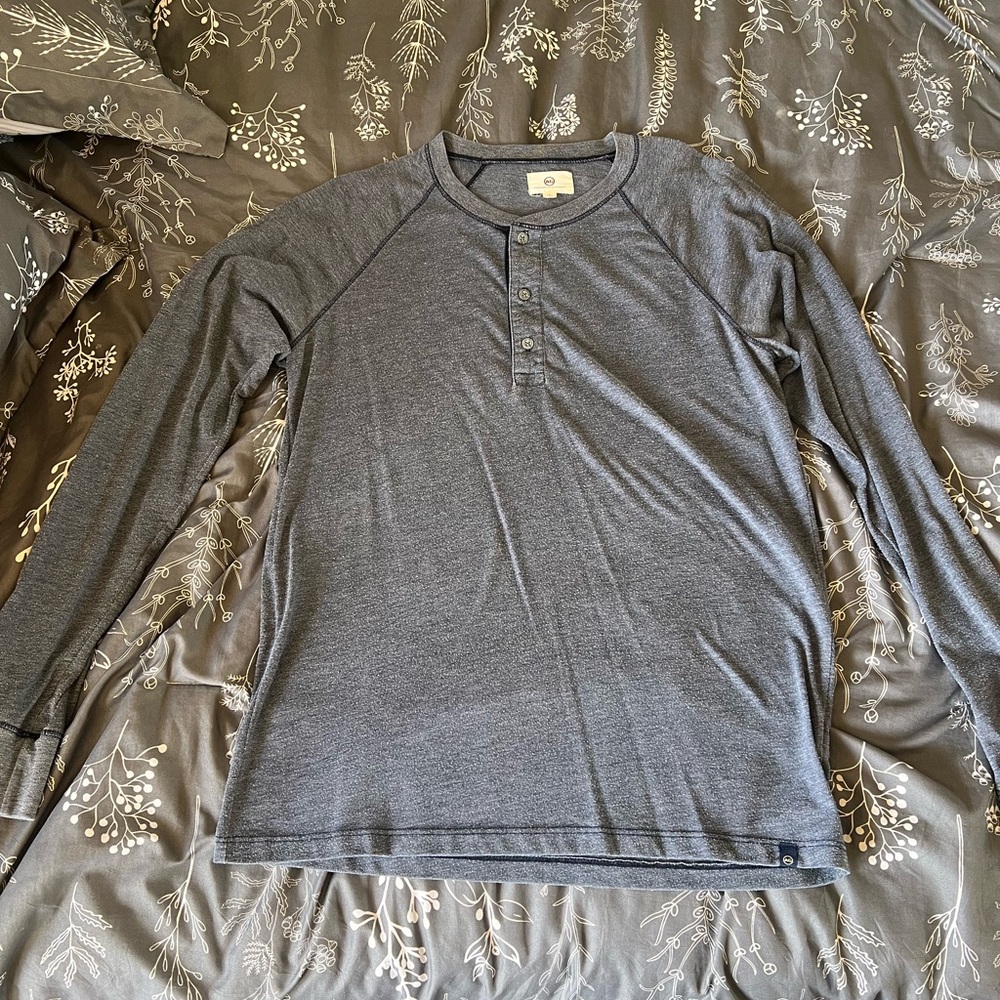 AG Gray Long Sleeve (S)